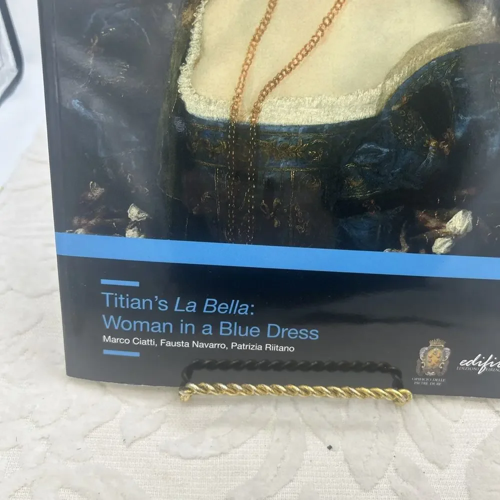 Ciatti, Marco; Navarro, Fausta; Riitano, Patrizia: Titan's La Bella: Woman in a